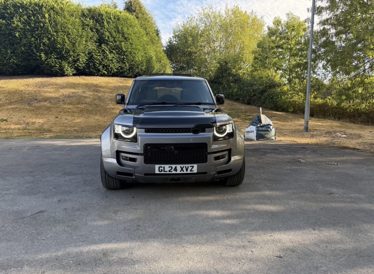 Land Rover Defender - Image 2