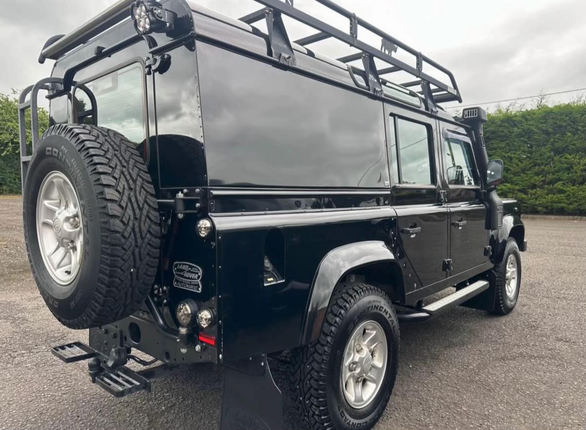 Land Rover Defender - Image 3
