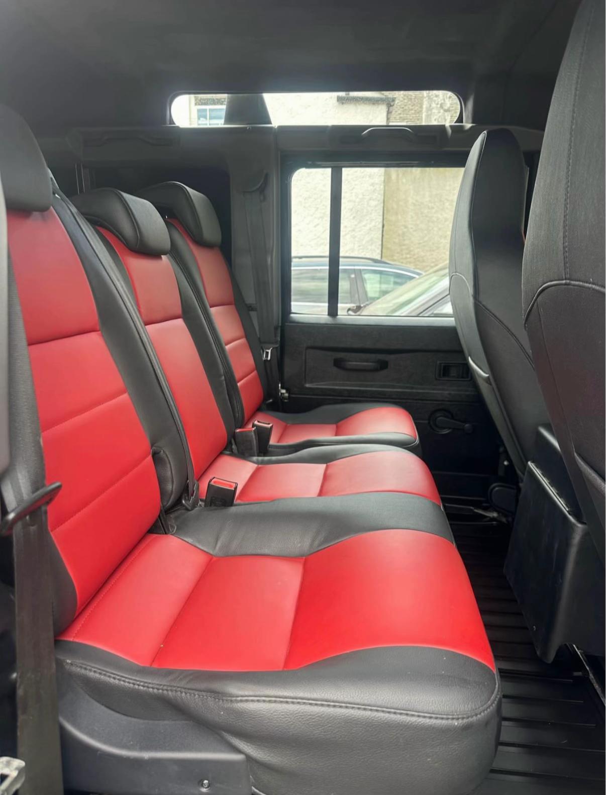 Land Rover Defender - Image 6
