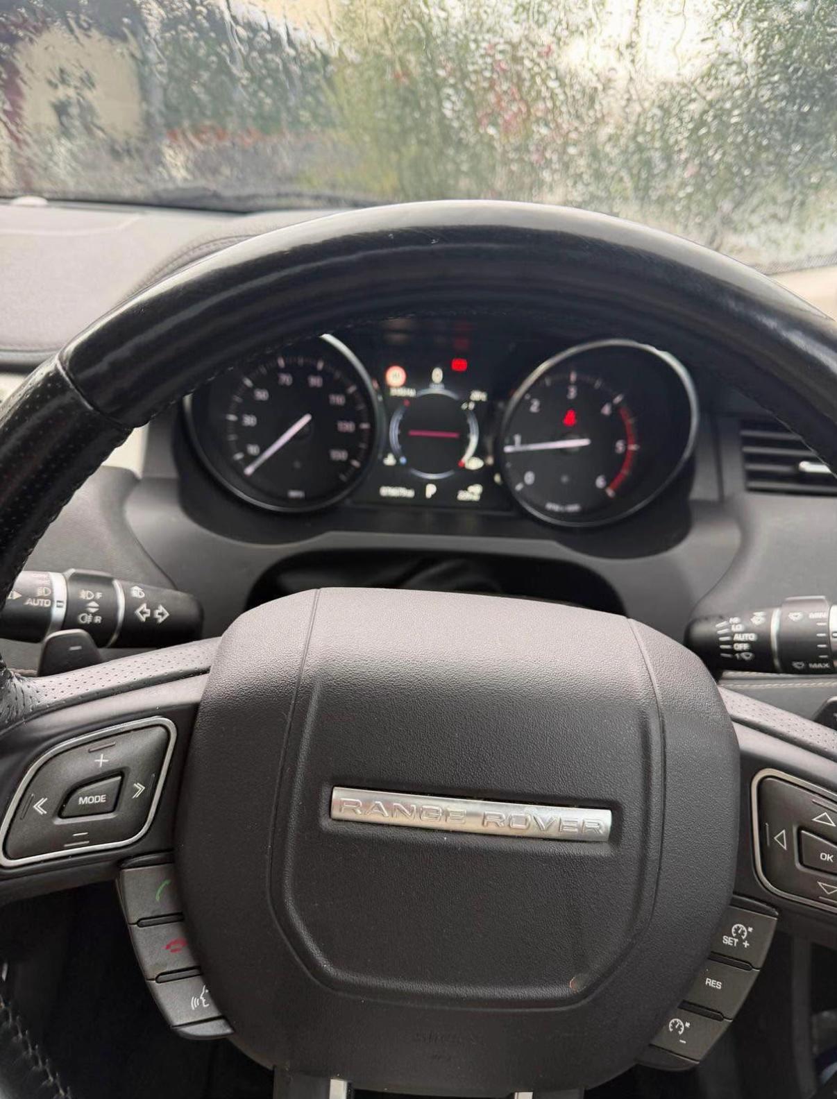 Land Rover Range Rover Evoque - Image 10