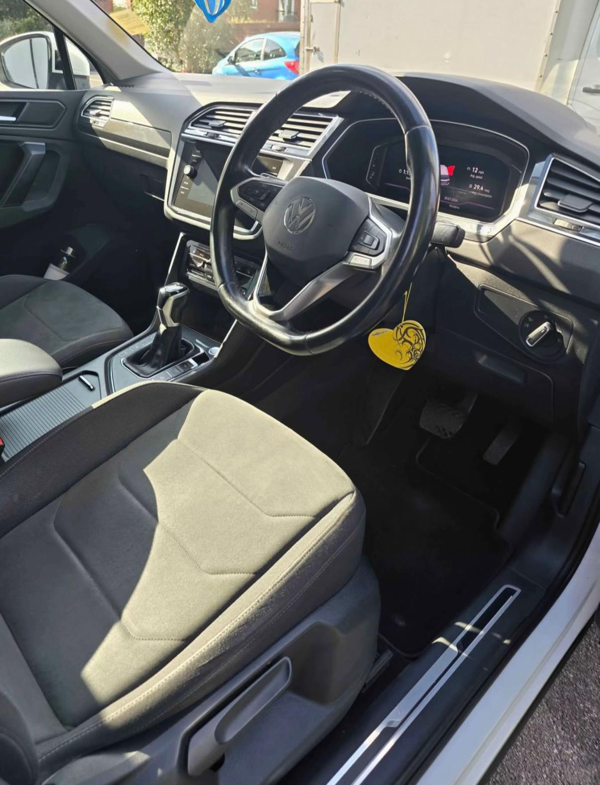 Volkswagen Tiguan - Image 3