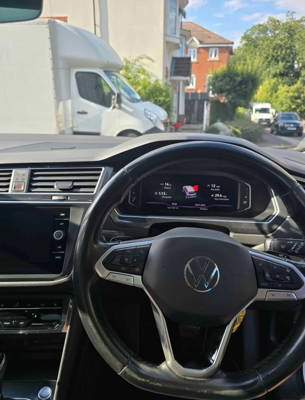 Volkswagen Tiguan - Image 4