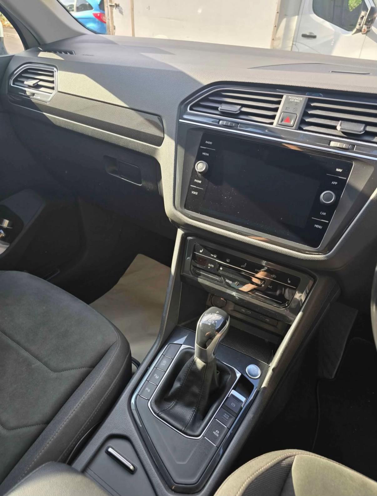 Volkswagen Tiguan - Image 5